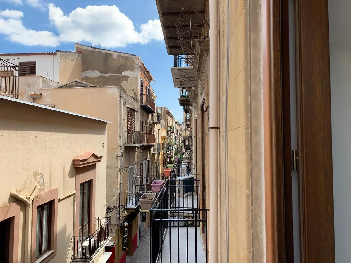 Cialoma B&B Palermo 2*,
