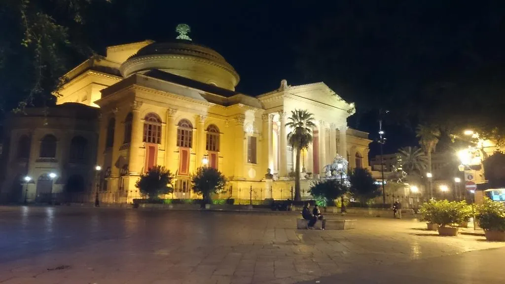 Cialoma B&B Palermo Bed & Breakfast